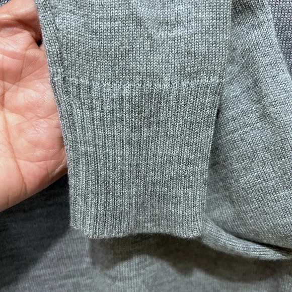 Ralph Lauren Sport Women’s Gray Long Sleeve 100% Merino Wool Sweater Size S - Picture 4 of 8